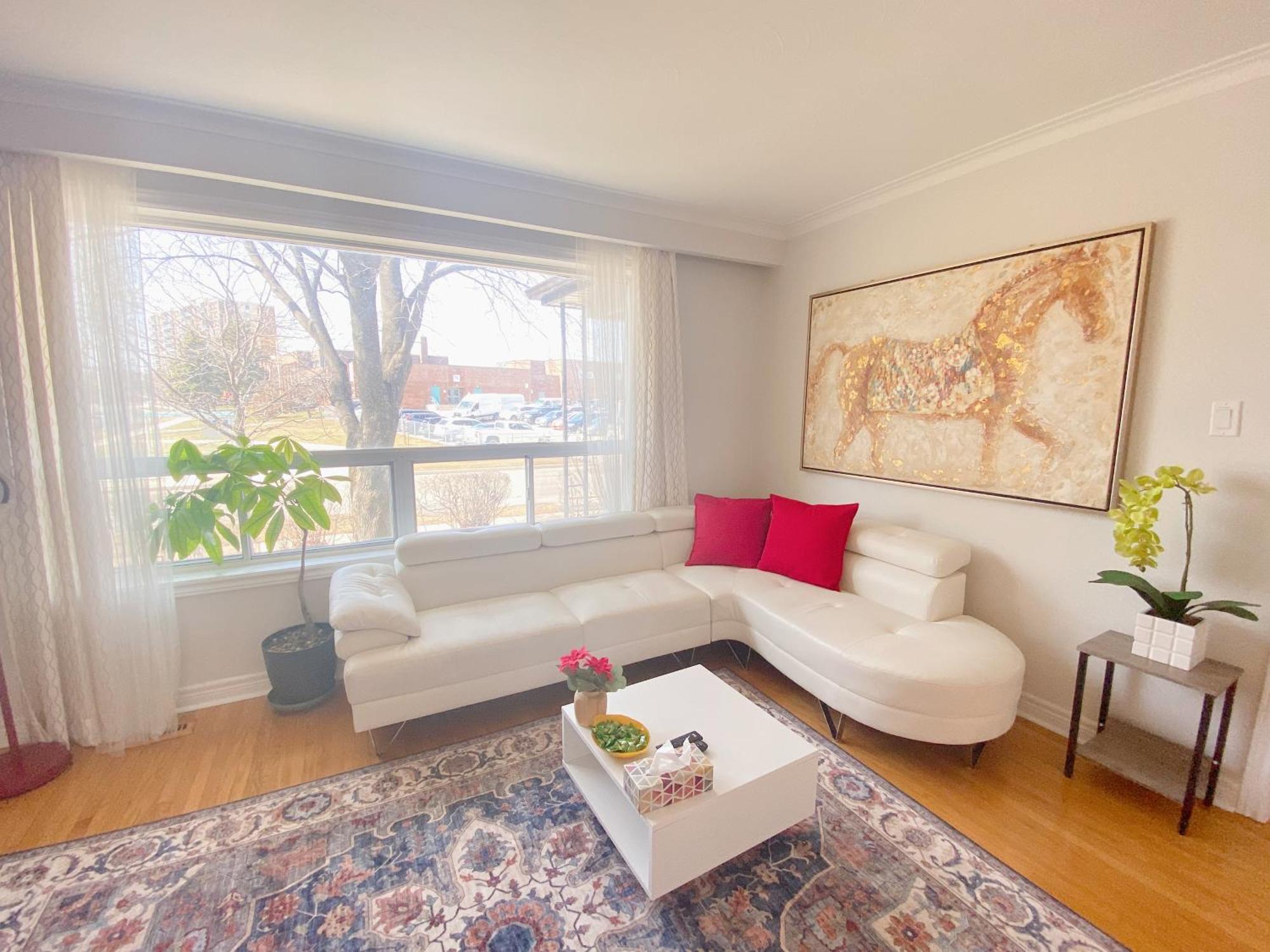 Sunny House - Main Floor, Free Parking, In Toronto Exterior foto
